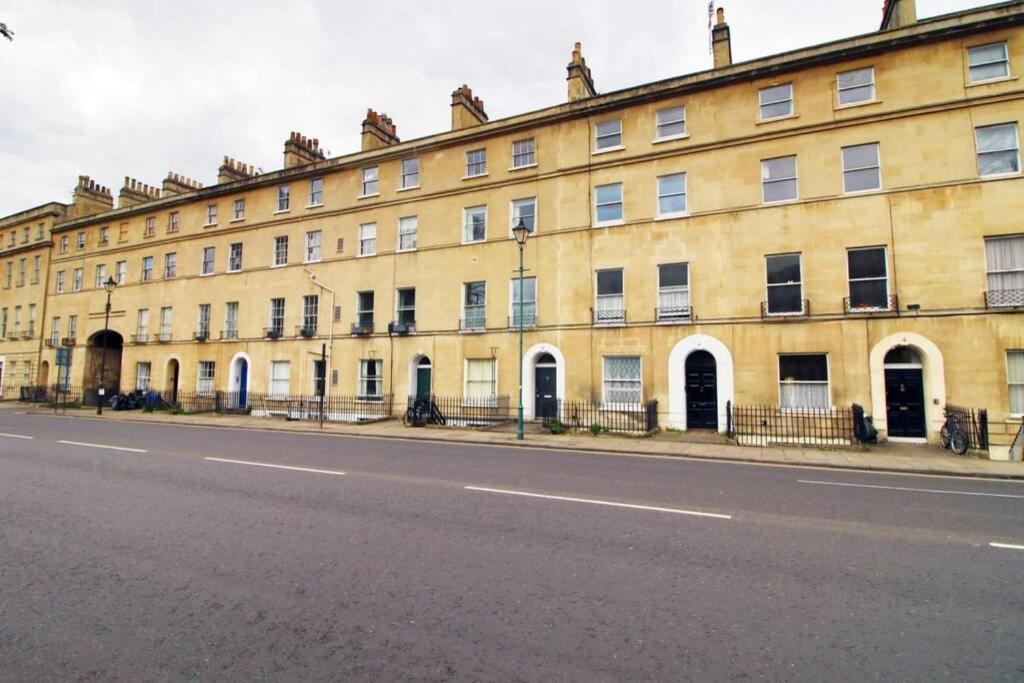 Spacious Georgian 3Bedroom Apartment- 10 Minute Walk To The River Avon, Roman Baths And Bath Abbey Μπαθ Εξωτερικό φωτογραφία