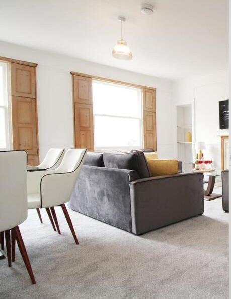 Spacious Georgian 3Bedroom Apartment- 10 Minute Walk To The River Avon, Roman Baths And Bath Abbey Μπαθ Εξωτερικό φωτογραφία